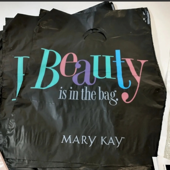 Lot of 70 Mary Kay Product Merchandise Bags Various Sizes - Picture 5 of 5